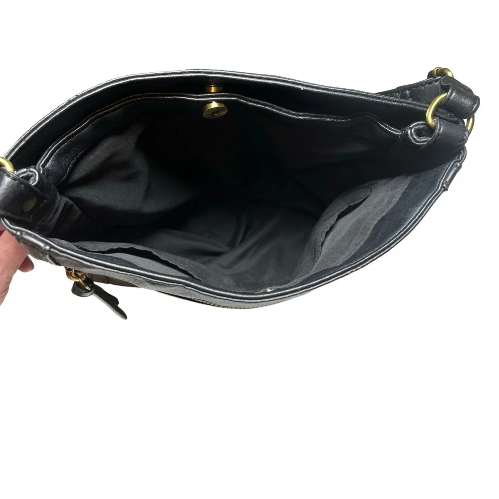 Relic Black Faux Leather Crossbody Purse Shoulder Bag Two Zip‎ Pockets Travel